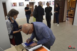 Fotorelacja z wernisażu Jarosława Korbińskiego - Za progiem Osady