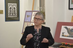 Wernisaż wystawy - Ludowe wycinanki autorstwa Lucyny Kozłowskiej oraz prezentacja wyrobów regionalnych w wykonaniu Czarcich Babek i Dąbrowianek