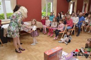 Rozstrzygnięcie IX Edycji Wojewódzkiego Konkursu Plastycznego - MOJA MAMA. Wystawa i Koncert Piotra Resteckiego – fotorelacja