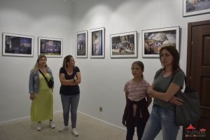 Fotorelacja z wernisażu Jarosława Korbińskiego - Za progiem Osady