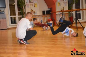 Zajęcia breakdance z instruktorem Piotrem Sikorą
