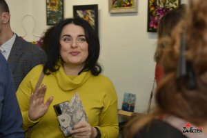 Wystawa malarstwa i witraży Barbary Żelaznej pt. Z kolorami przez życie iść oraz koncert Piotra Resteckiego