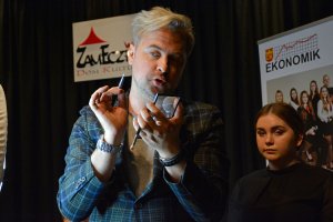Artur WijataProjektant kurator Galerii Sztuki Współczesnej "Winda"
