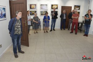 Fotorelacja z wernisażu wystawy fotografii Jarosława Korbińskiego pt. Cerkiew w Kwiatoniu.