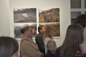 Fotorelacja z wernisażu wystawa fotografii pt. "ULOTNA PAMIĘĆ"