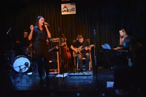 Koncert uczestników Kreatywnych Warsztatów Wokalnych pod kierunkiem Kasi Stanek
